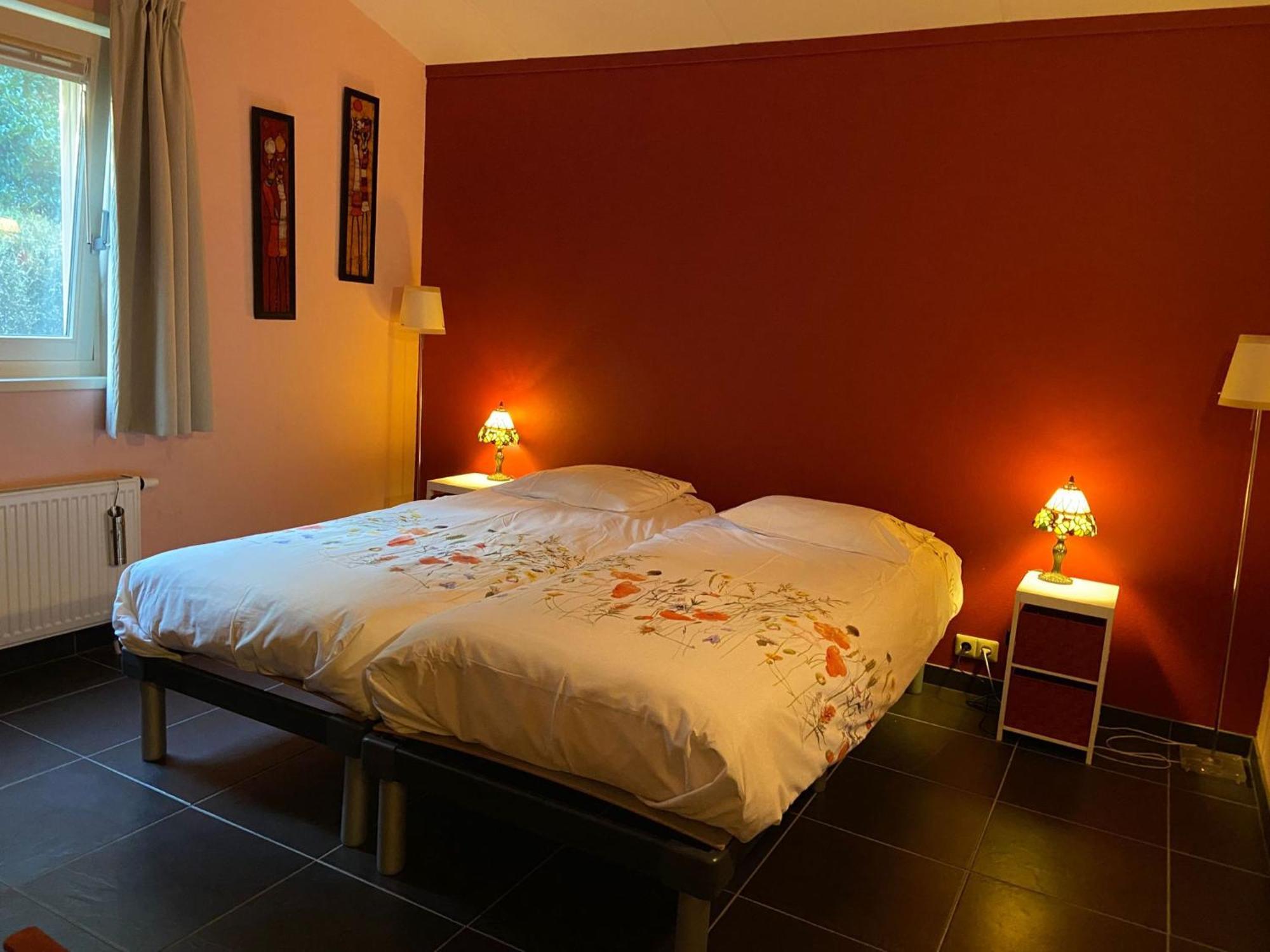 Ruime En Comfortabele Bungalow Aan Bosrand Lage Mierde Zewnętrze zdjęcie