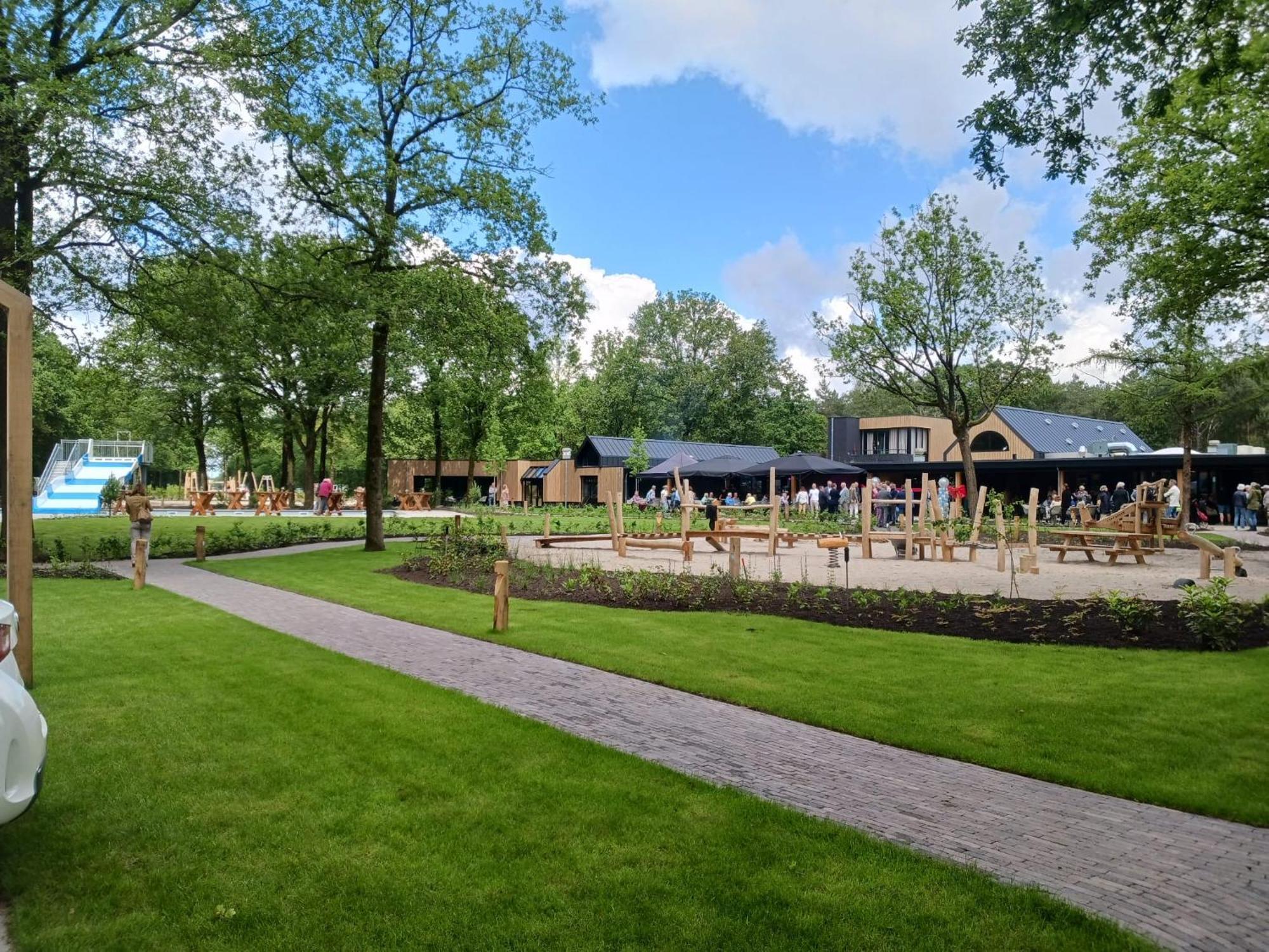 Ruime En Comfortabele Bungalow Aan Bosrand Lage Mierde Zewnętrze zdjęcie